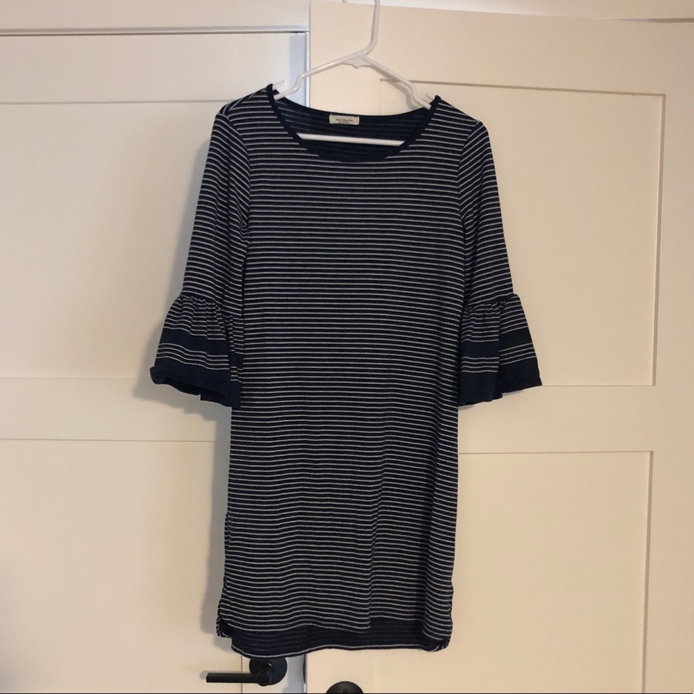 Navy striped knit dress EUC Max Studio ruffle